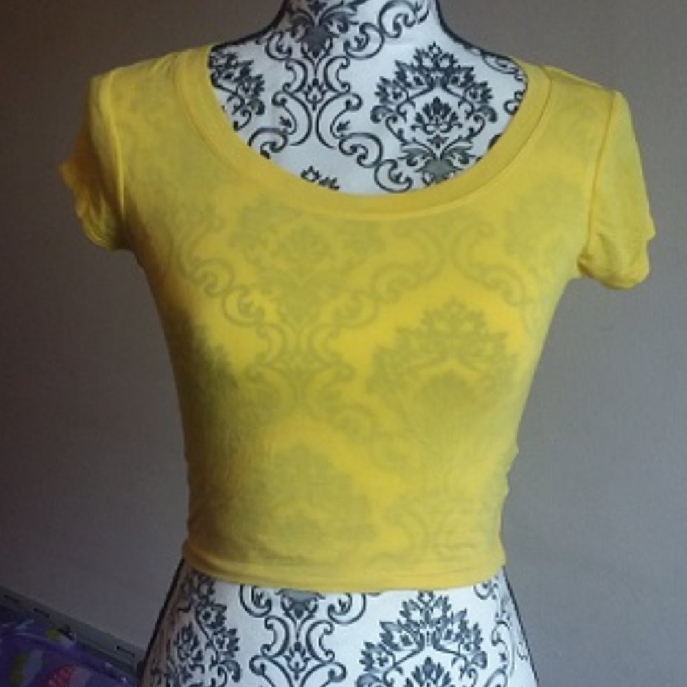 3 NBW crop tops size S - Picture 6 of 7